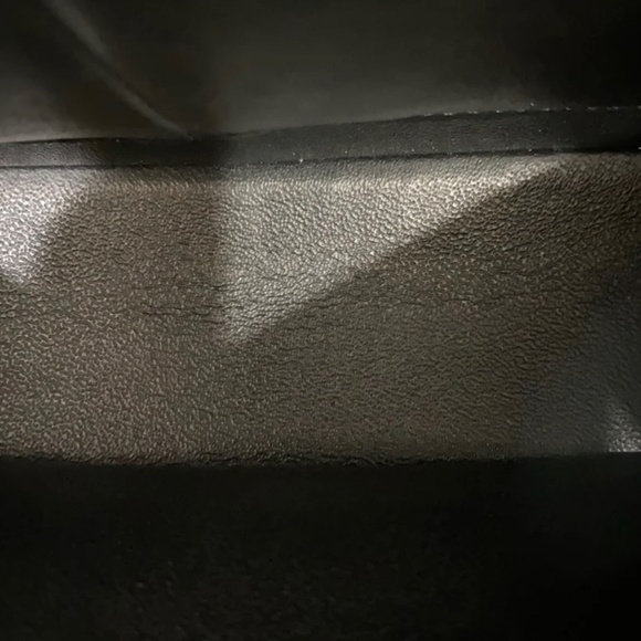 Authentic Chanel Small Classic Flap Chevron Black Caviar GHW - Picture 4 of 16